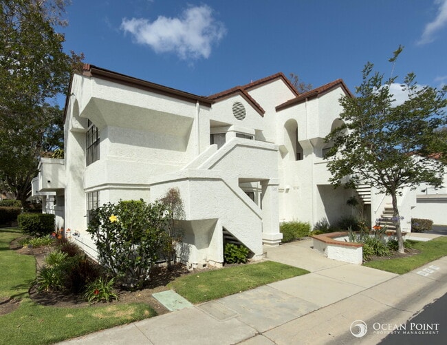 Building Photo - Spacious 2 Bedroom Condo in Camarillo!