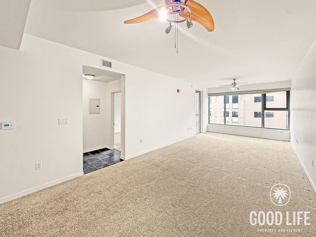 Photo - Rare 1B+Den/1BA Metrome Condo w/ Balcony, A/C & Storage Included! Unit 720