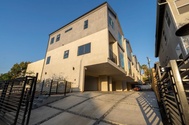 Building Photo - 140 N Carondelet St