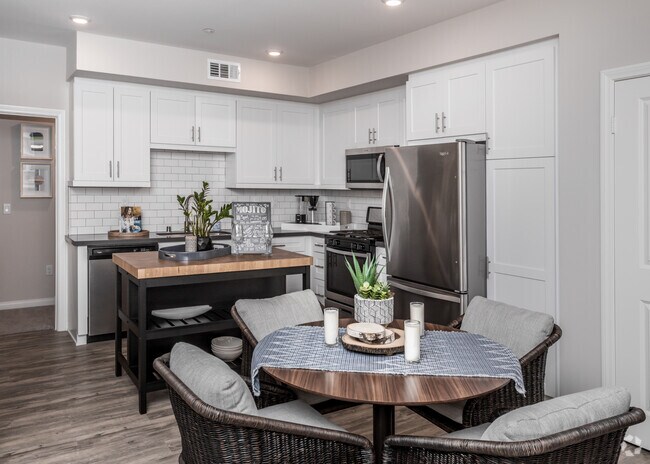 2BR, 2BA - 1115 SF - Trails at Canyon Crest