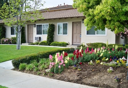 Photo - 451 E Rowland St