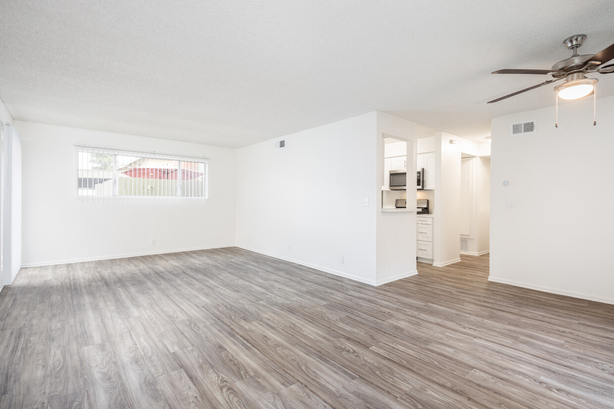 3D Tour - Tustin Village Apartments
