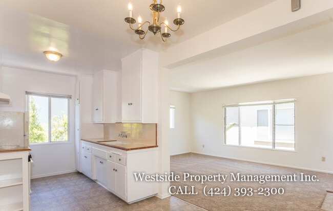 Photo - 145 N Lapeer Dr