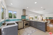 Photo - 2746 Stoner Ave
