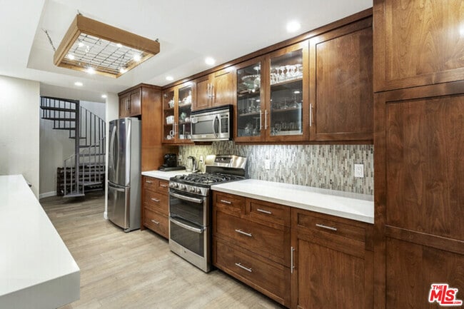 Photo - 1650 Veteran Ave Unit 303