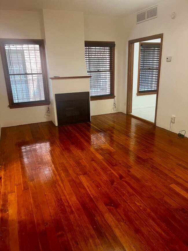 Photo - 636 Burnside Ave Unit 106