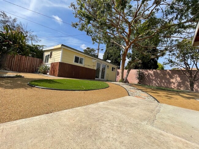 Building Photo - 5013 W 142nd St