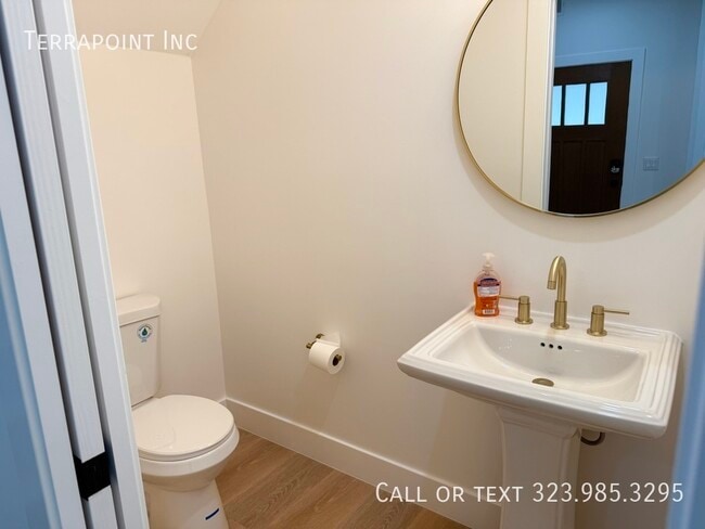 Photo - 678 E 45th St