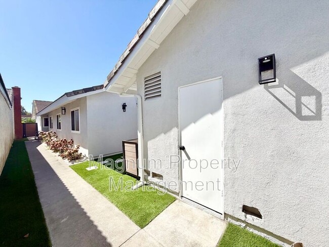 Photo - 21676 Superior Ln