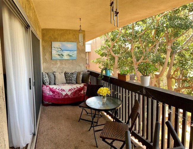 Building Photo - 6416 Friars Rd Unit 320