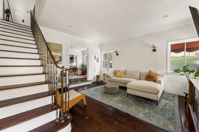 Photo - 636 N Gardner St Townhome