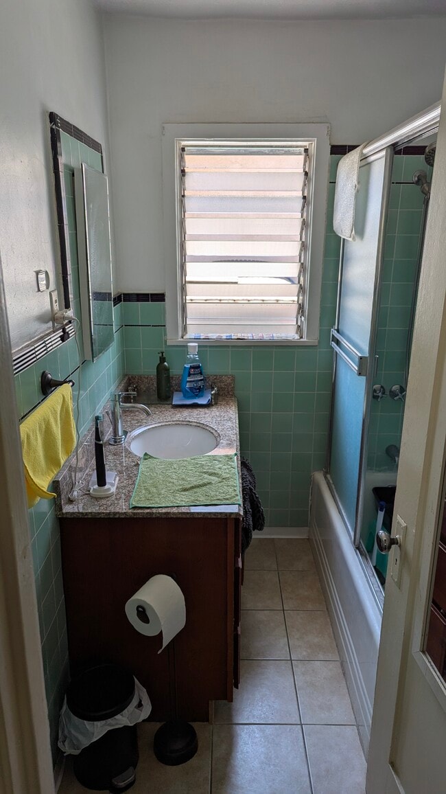 Photo - 5164 Rockland Ave