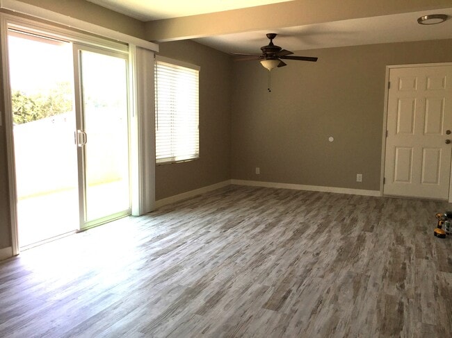 Dining Area - 10678 Walnut St Unit 10678
