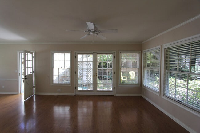Photo - 3205 George Cir