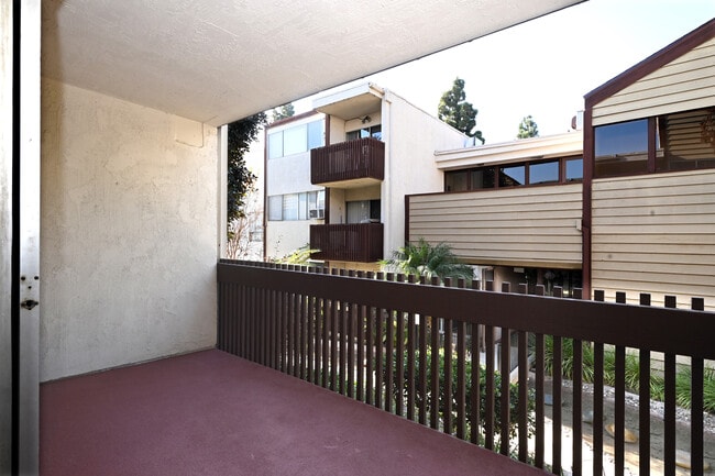 Photo - 6000 Canterbury Dr Unit M122