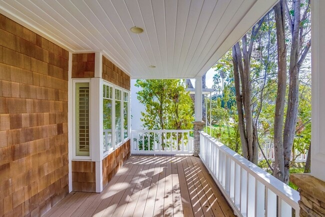 Photo - Beautiful 4 Bed/4 Bath Family Home w/pool Available Now!!