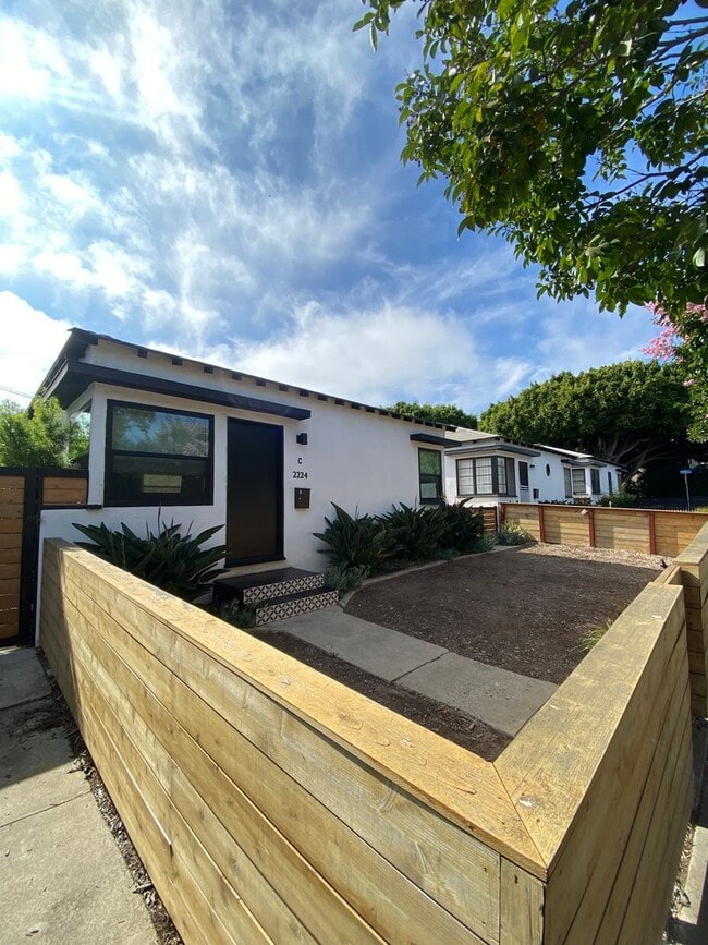 Photo - 2224 Oak St