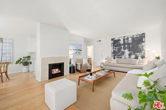 Building Photo - 222 7th St Unit 311 Rental