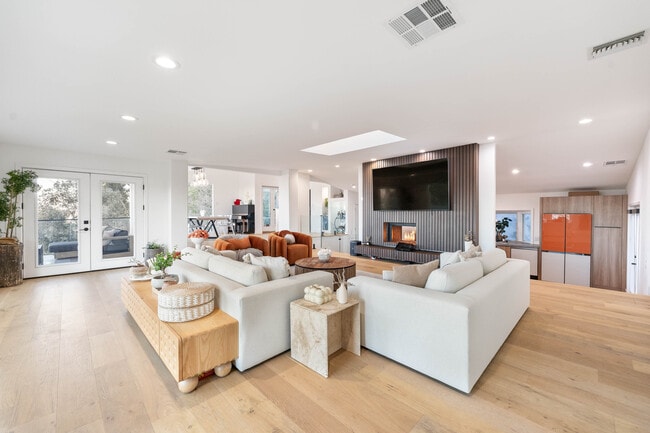 Photo - 3541 Multiview Dr