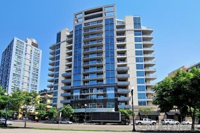 Building Photo - 253 Tenth Ave Unit 727