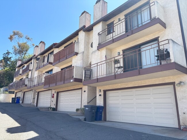Photo - 717 Franklin Ln Townhome