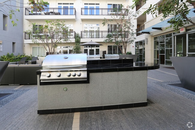 Photo - mResidences Miracle Mile