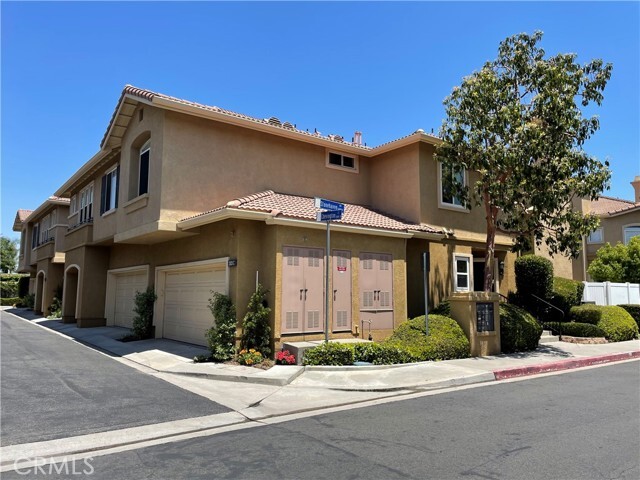 Photo - 2825 N Chevington Ct Townhome