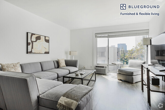 Building Photo - 5805 W 8th St Rental