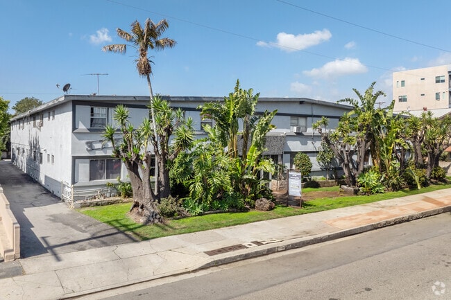 Photo - McLaughlin Apartments