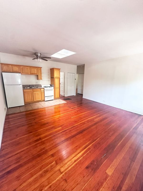 Photo - 2103 Vine St