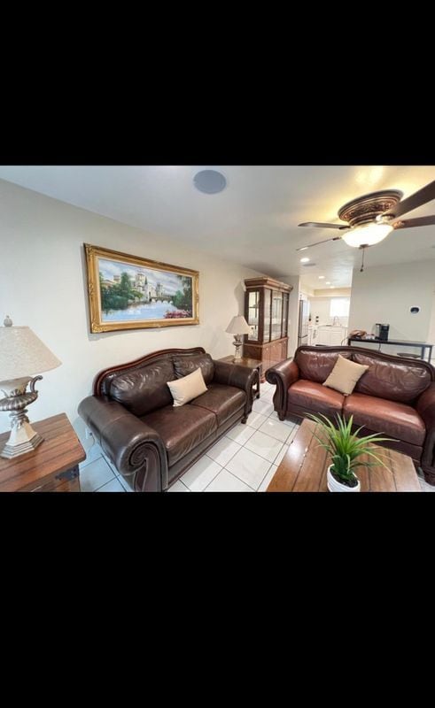 Photo - 7651 Reseda Blvd