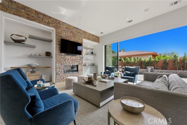 Photo - 50070 Vía De Moda