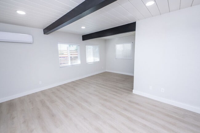 Photo - 2813-15 46th St Unit 2813 46th Street