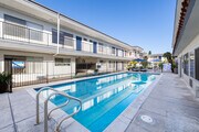 Pool - Carson Oakwood Apartments