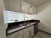 Photo - 3715 S Canfield Ave Unit 204