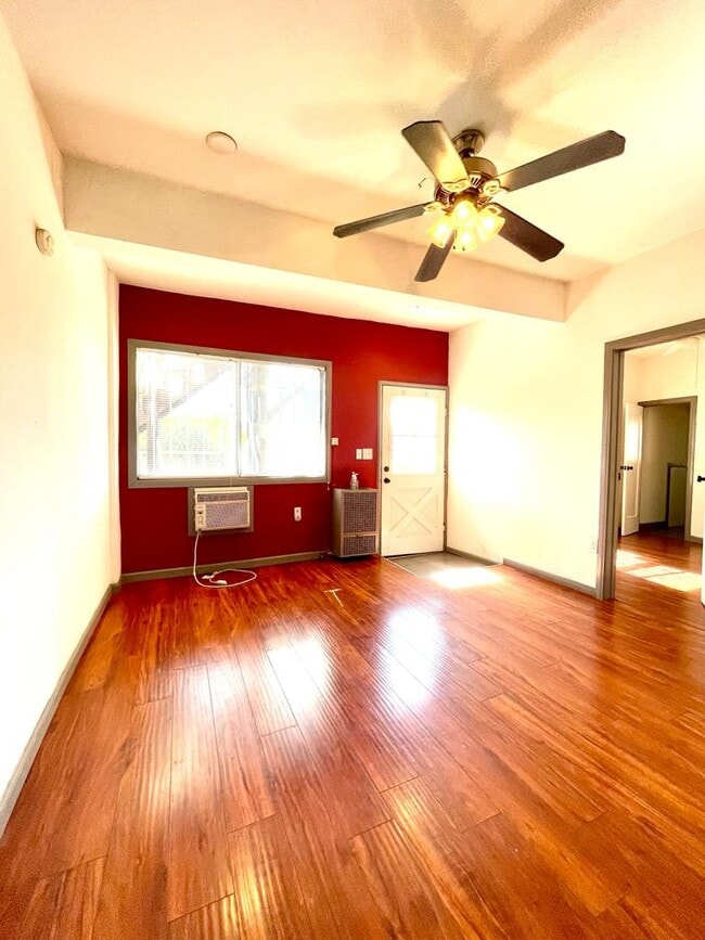 Photo - 1341 S Sycamore Ave Unit 1341