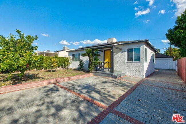 Photo - 6122 Satsuma Ave