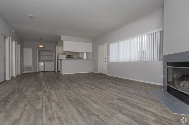 2BR, 2BA - 1100 SF - Lido Apartments - 11221 Richland Ave