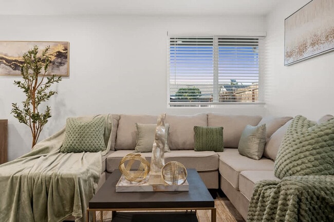 Photo - 1676 Raynell Way Unit ID1465005P