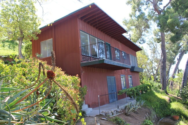 Building Photo - 934 Highline Rd Unit House