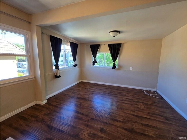 Photo - 10939 1/2 Moorpark St Unit 2