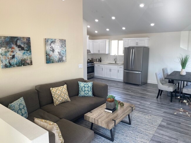 Building Photo - 3525 Percy St