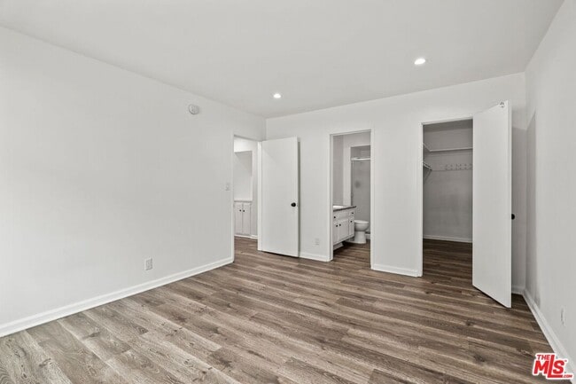 Photo - 11930 Mayfield Ave Unit 7