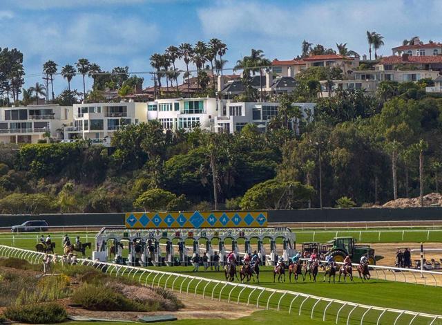 Building Photo - 121 Via De La Valle