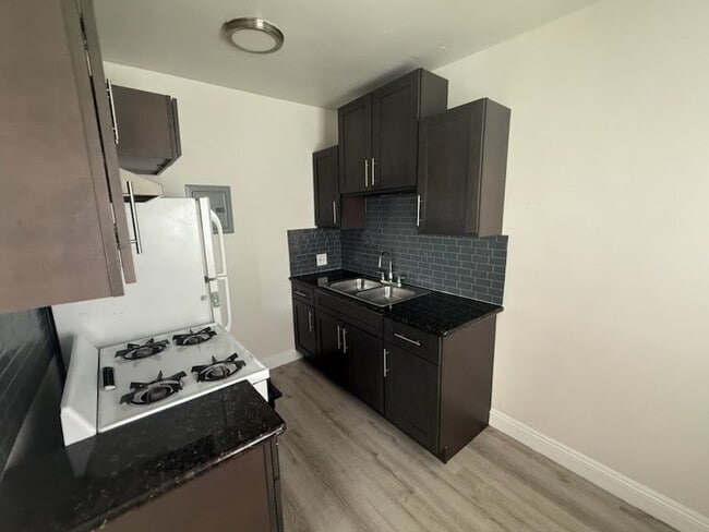 Photo - 1022 N Market St Unit 6