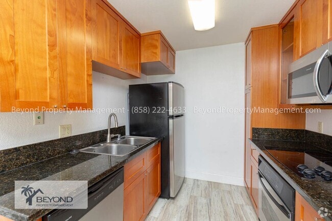 Building Photo - CHARMING JUNIOR 1-BEDROOM END Unit S Rental