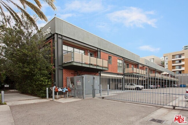 Building Photo - 1046 Princeton Dr Unit 104 Rental