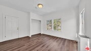 Photo - 806 W 40th Pl Unit 16