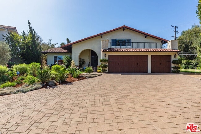 Photo - 6032 Sandbrook Dr House