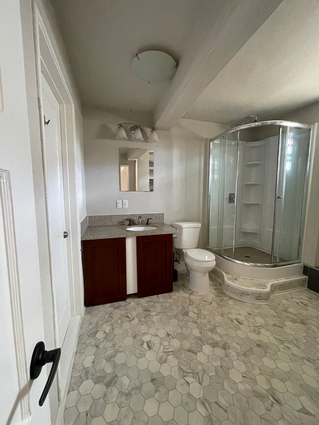 Photo - 4400 N Lakewood Blvd Unit 4400 - B - STUDIO APT
